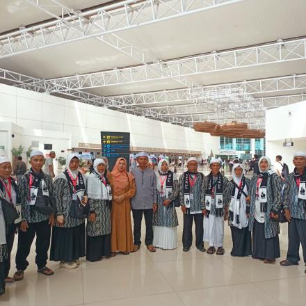 11 Warga Gunung Ulin Laksanakan Ibadah Umroh Bersamaan
